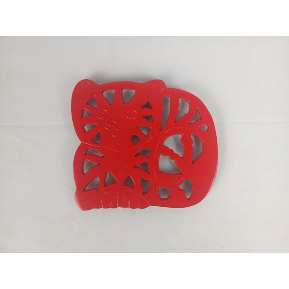 Cast Iron Red Kitty Cat Trivet Wall Hanging Wall Decor Red Enamel Wall Art - Picture 3 of 10